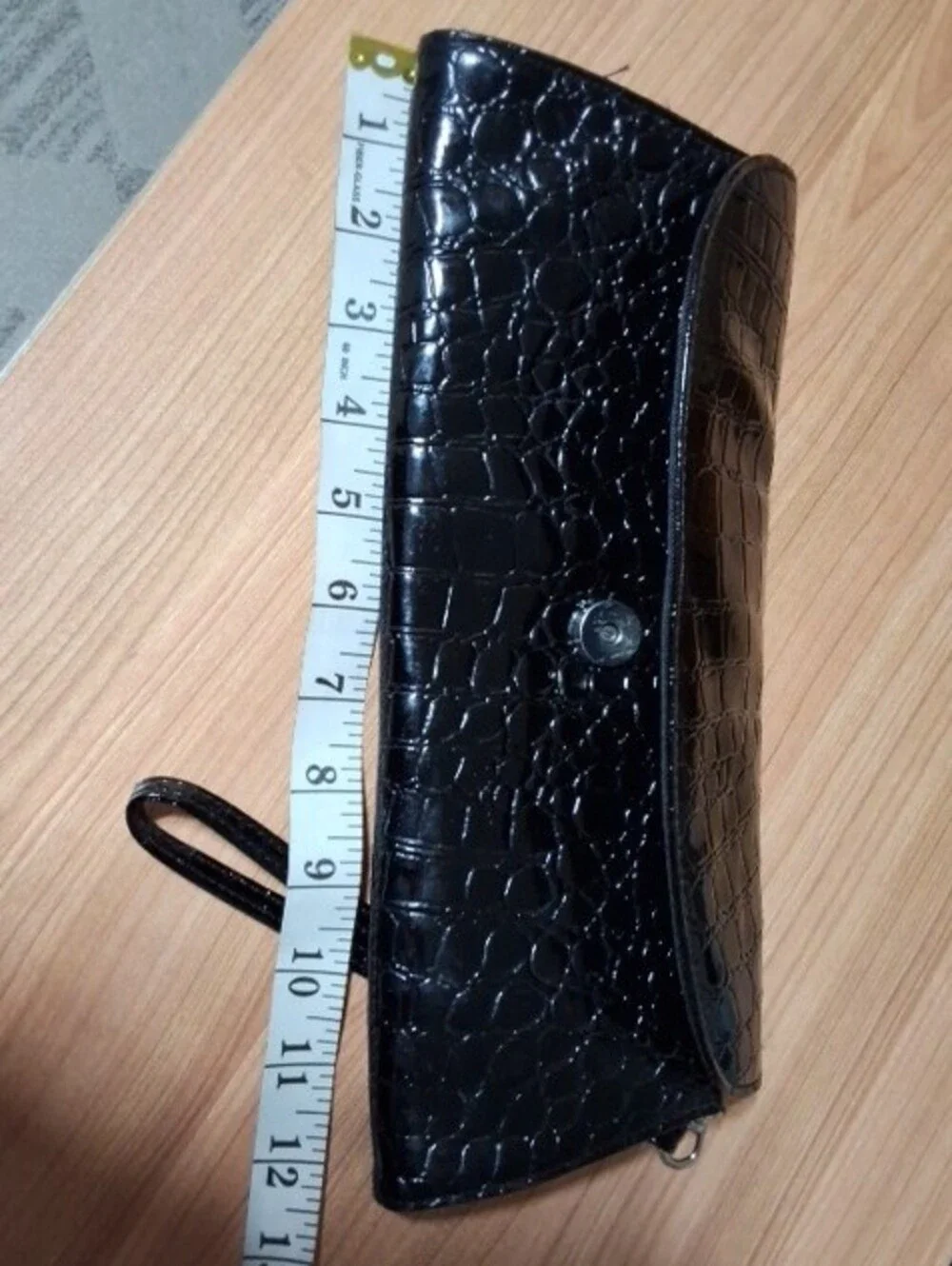 no brand black crocodile